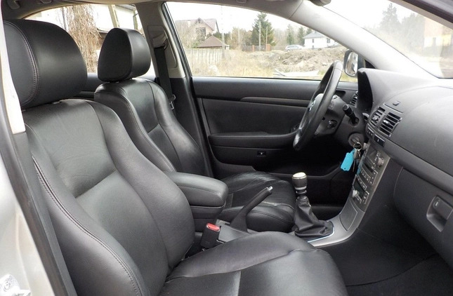 Toyota Avensis cena 10900 przebieg: 327672, rok produkcji 2008 z Sieniawa małe 232